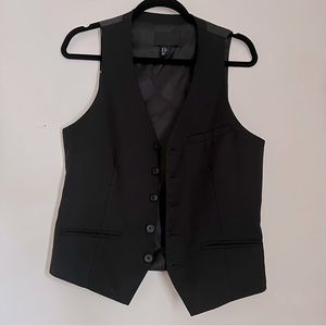 Black H&M men’s vest with pinstripe lining size 34R